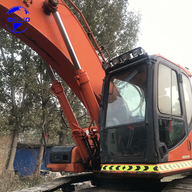 Escavatore Doosan DX380 usato